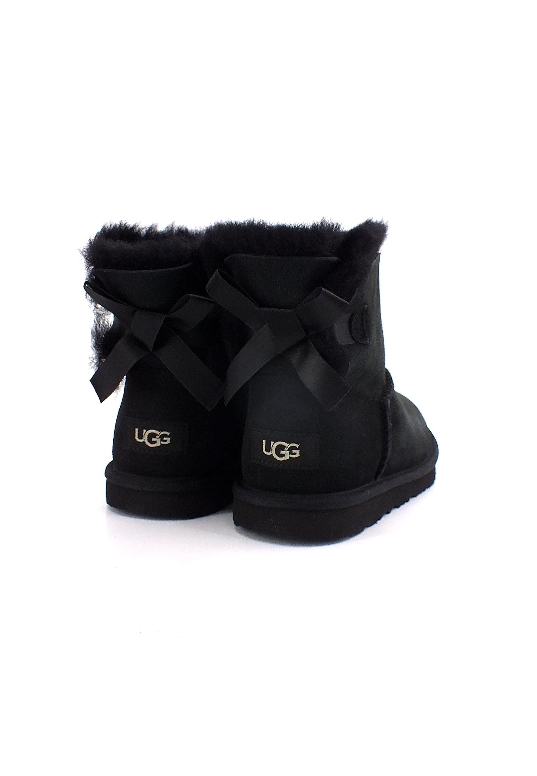 UGG Mini Bailey Bow II Stivaletto Bimbo Black K1017397 - Sandrini Calzature e Abbigliamento