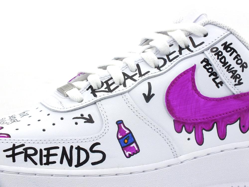 CUSTOM / Nike Air Force 1 Sneaker Uomo AF1 Graffiti Style White Violet - Sandrini Calzature e Abbigliamento
