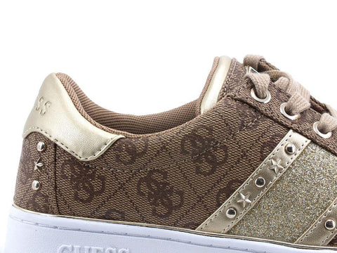 GUESS Sneaker Borchie Logo Glitter - Sandrini Calzature e Abbigliamento