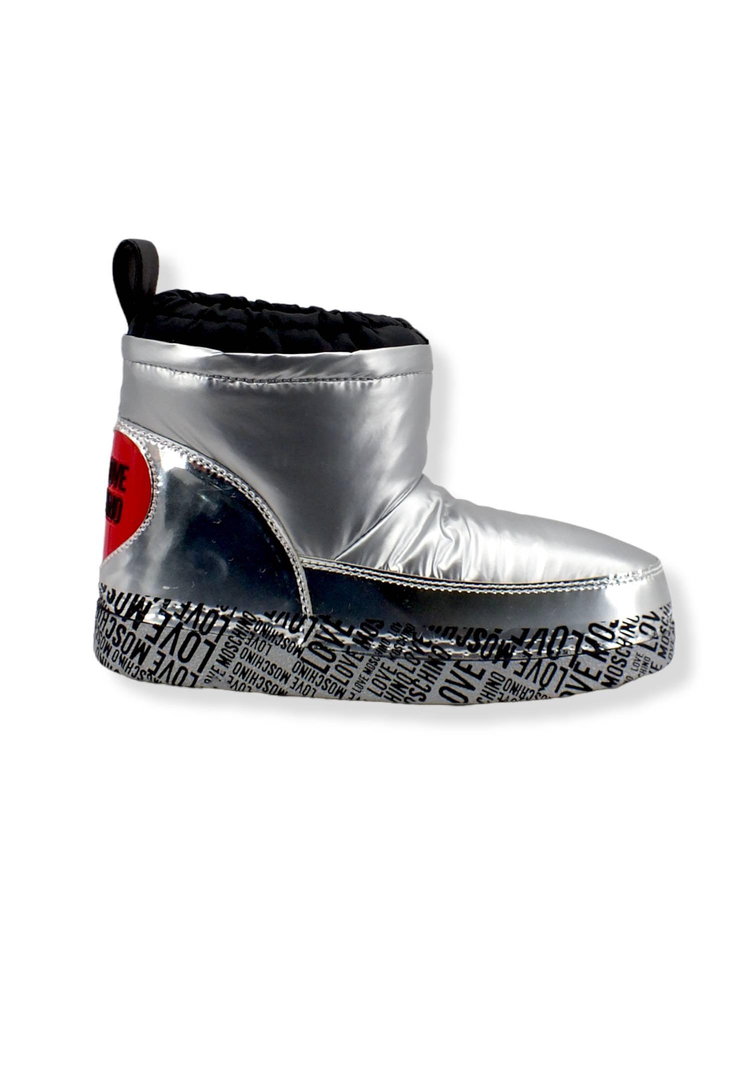 LOVE MOSCHINO Moonboot Doposci Donna Skyboot Nylon Argento JA24362G1FIST902 - Sandrini Calzature e Abbigliamento