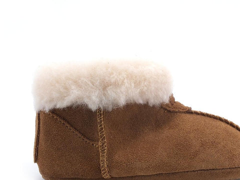 UGG I Gojee Stivaletto Kids Pelo Chestnut Suede 1121048I - Sandrini Calzature e Abbigliamento