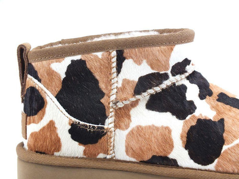 UGG W Classic Ultra Mini Stivaletto Cow Print Chestnut W1123630 - Sandrini Calzature e Abbigliamento